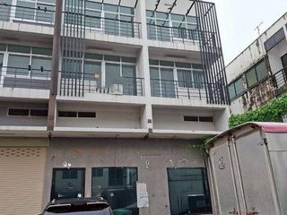 Gewerbefläche zum Kauf mit 4 Zimmer in Bang Bua Thong, Nonthaburi