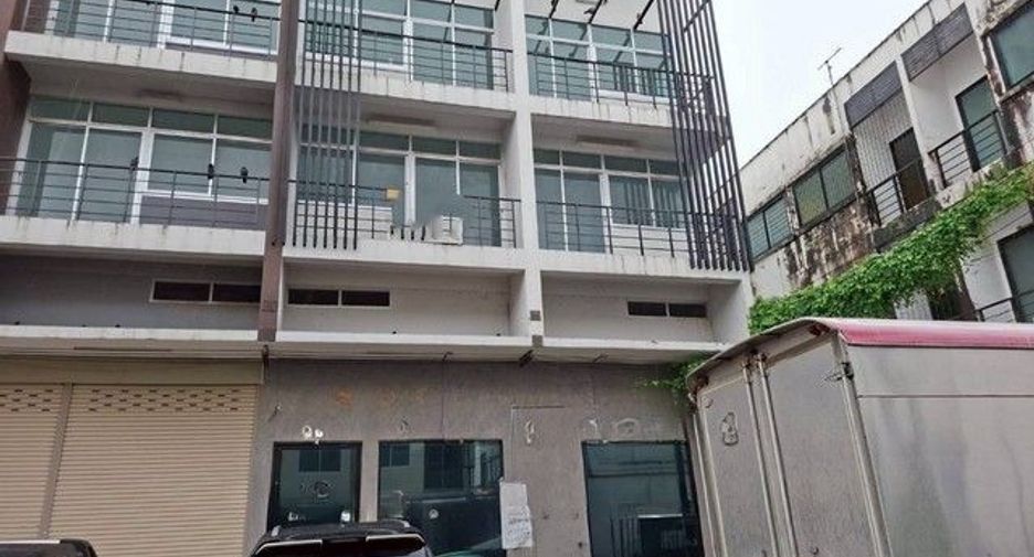 Gewerbefläche zum Kauf mit 4 Zimmer in Bang Bua Thong, Nonthaburi