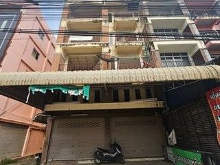Gewerbefläche zum Kauf mit 4 Zimmer in Bang Bua Thong, Nonthaburi