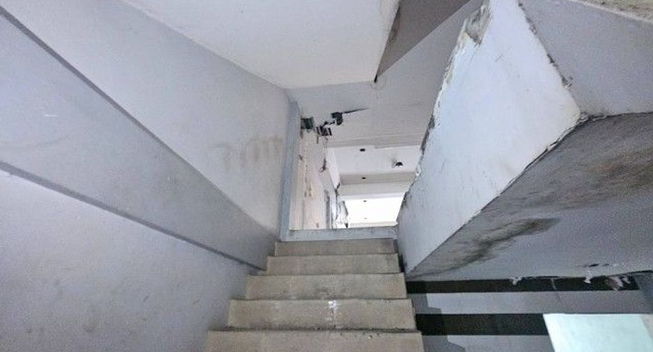 Gewerbefläche zum Kauf mit 4 Zimmer in Bang Bua Thong, Nonthaburi