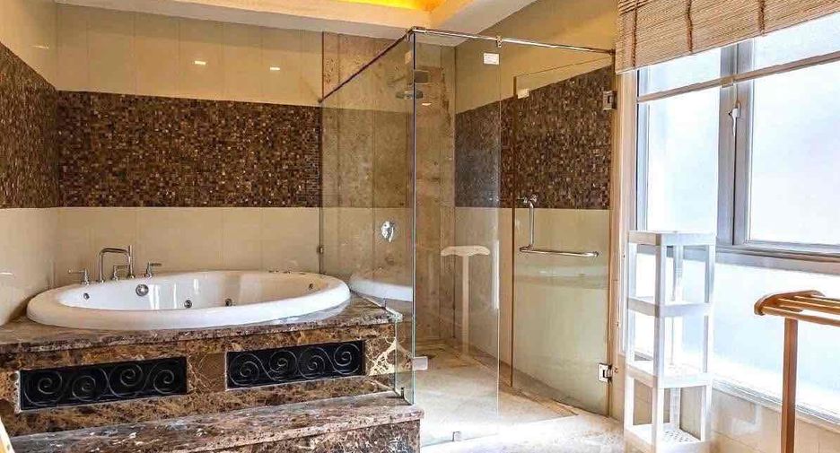 For rent 4 bedrooms villa in Jomtien, Pattaya