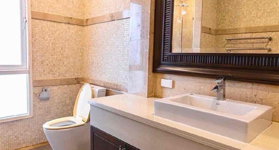 For rent 4 bedrooms villa in Jomtien, Pattaya