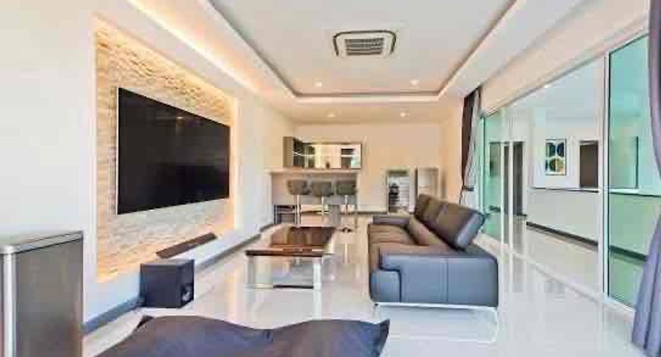 For rent 5 bedrooms villa in Bang Lamung, Chonburi
