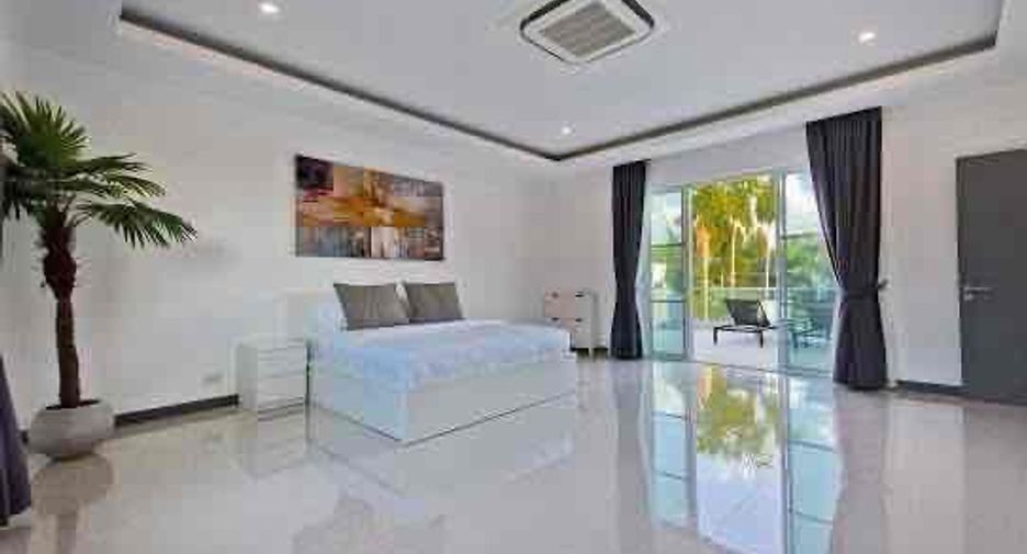 For rent 5 bedrooms villa in Bang Lamung, Chonburi