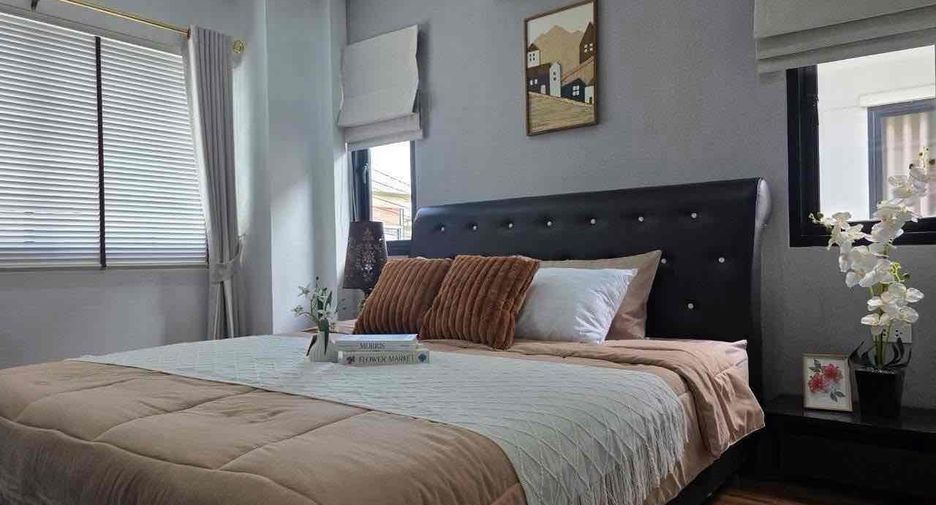 For rent 3 bedrooms villa in Bang Lamung, Chonburi