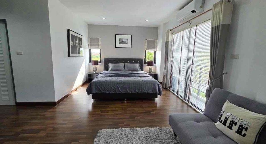 For rent 3 bedrooms villa in Bang Lamung, Chonburi