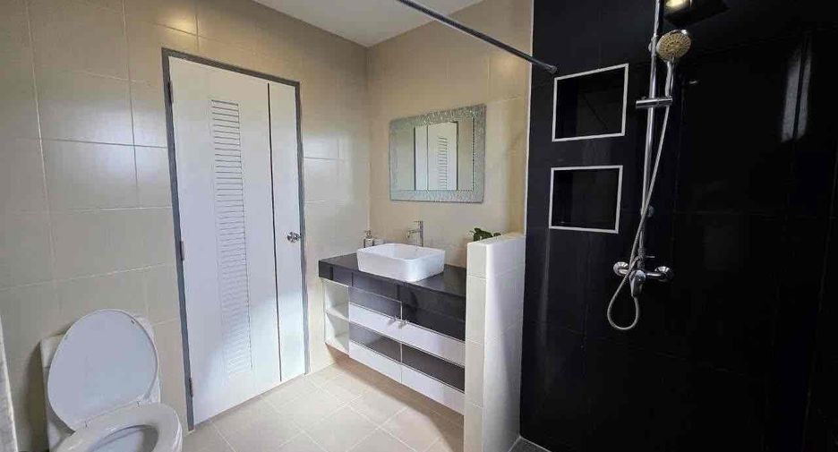For rent 3 bedrooms villa in Bang Lamung, Chonburi