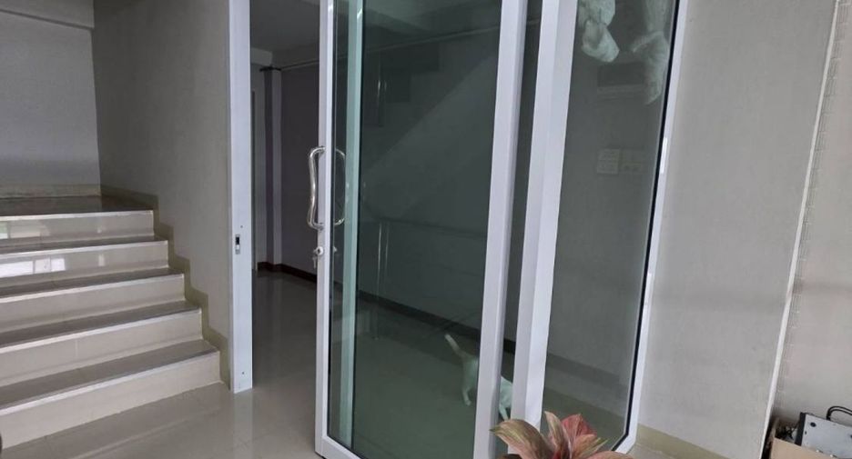 Reihenhaus zum Kauf mit 3 Zimmer in Mueang Nakhon Ratchasima, Nakhon Ratchasima