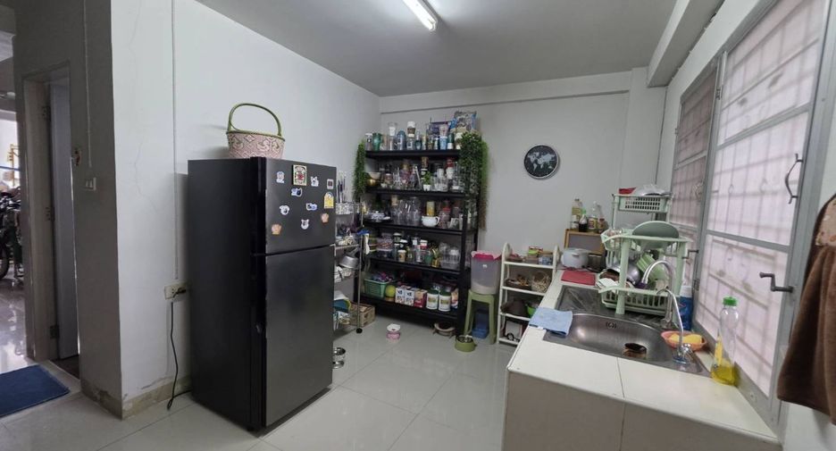 Reihenhaus zum Kauf mit 3 Zimmer in Mueang Nakhon Ratchasima, Nakhon Ratchasima