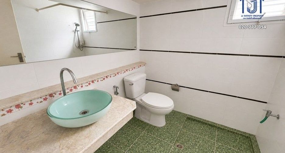 Haus zum Kauf mit 3 Zimmer in Prawet, Bangkok
