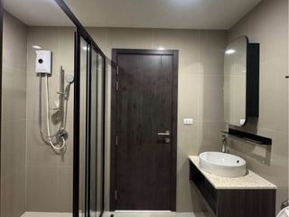 À louer 1 chambre condo à Huai Khwang, Bangkok