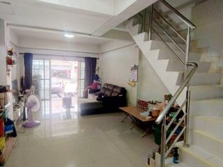 Casa adosada en venta de 2 habitaciones en Bang Sao Thong, Samut Prakan