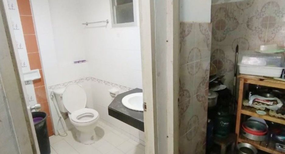 Casa adosada en venta de 2 habitaciones en Bang Sao Thong, Samut Prakan