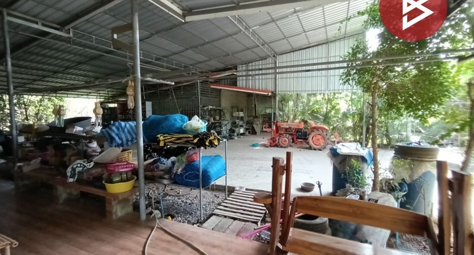 For sale land in Song Phi Nong, Suphan Buri