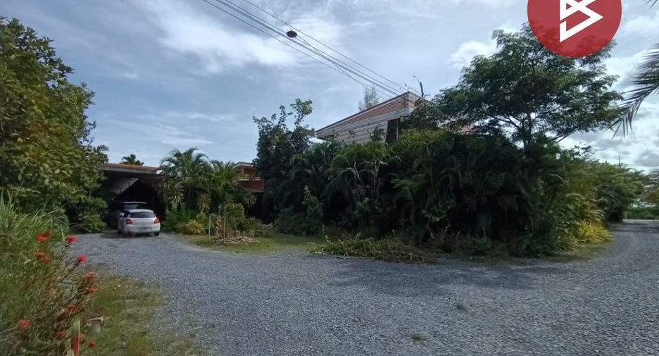 For sale land in Song Phi Nong, Suphan Buri