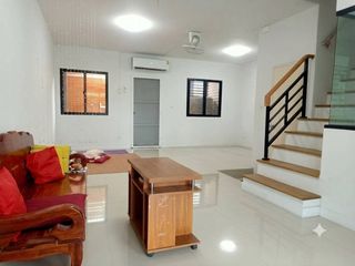 Reihenhaus zum Kauf mit 3 Zimmer in Thung Khru, Bangkok