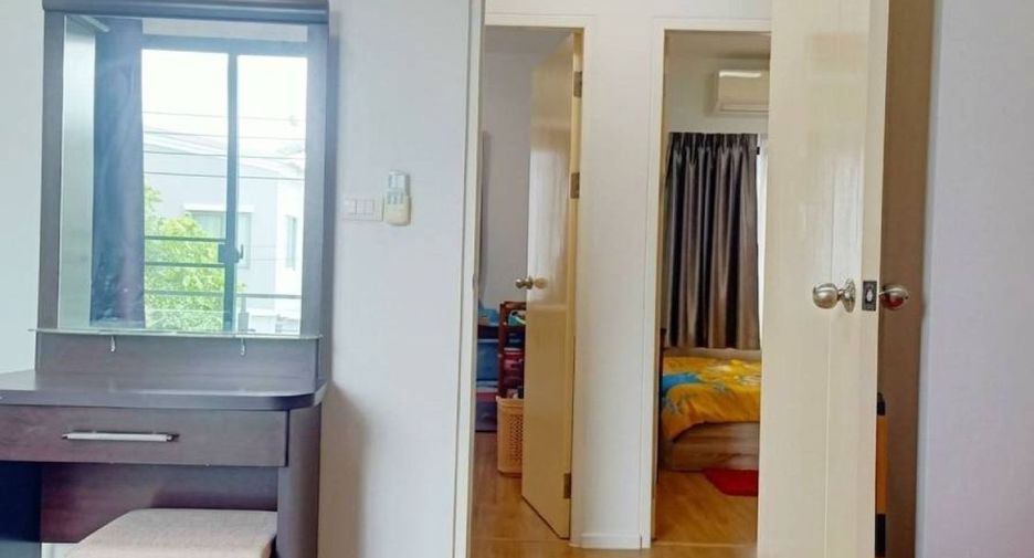 Reihenhaus zum Kauf mit 3 Zimmer in Thung Khru, Bangkok