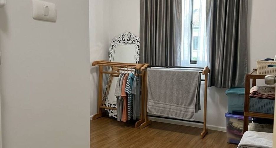 Reihenhaus zum Kauf mit 3 Zimmer in Thung Khru, Bangkok