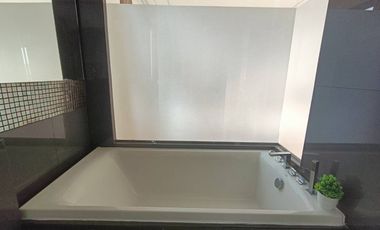 Wohnung zur Miete und zum Kauf mit 2 Zimmer in Phra Khanong, Bangkok