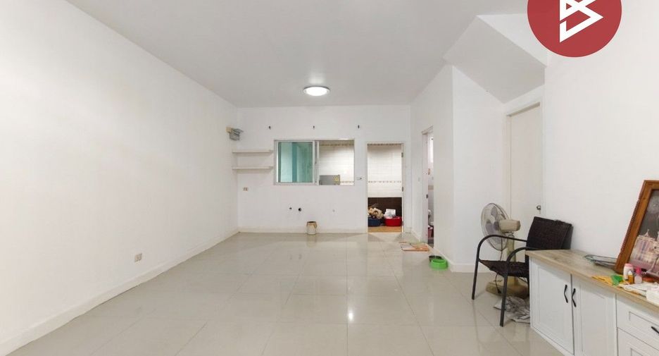 Reihenhaus zum Kauf mit 3 Zimmer in Rat Burana, Bangkok