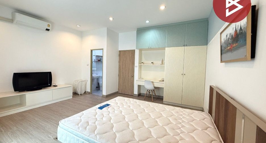 Casa adosada en venta de 4 habitaciones en Mueang Samut Prakan, Samut Prakan