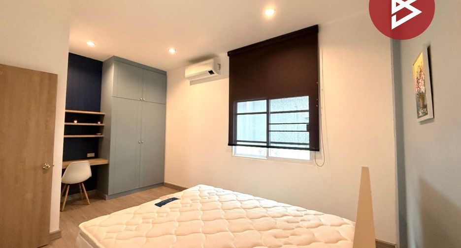 Casa adosada en venta de 4 habitaciones en Mueang Samut Prakan, Samut Prakan
