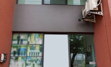 Local comercial en venta de 2 habitaciones en Nong Khaem, Bangkok