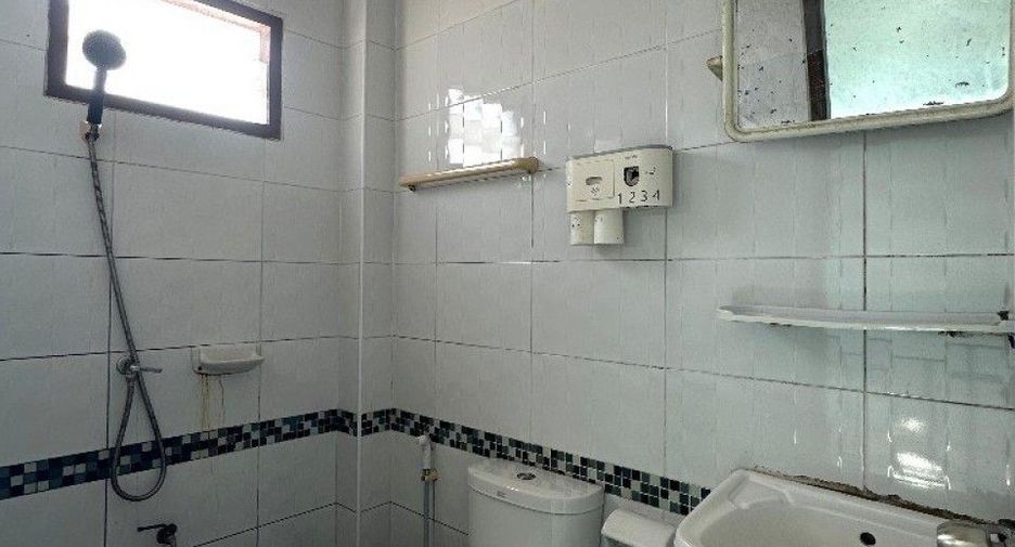 For sale 2 bedrooms retail Space in Mueang Chon Buri, Chonburi