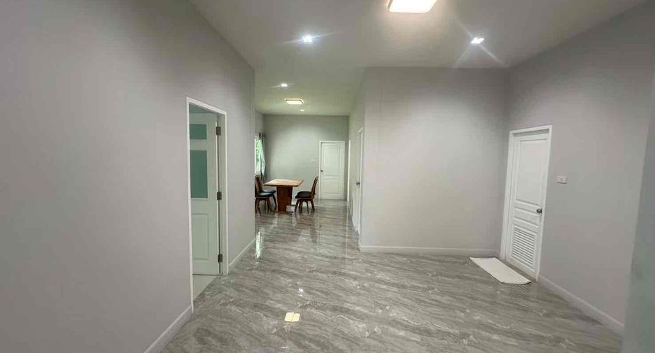 For rent 3 bedrooms villa in Bang Lamung, Chonburi
