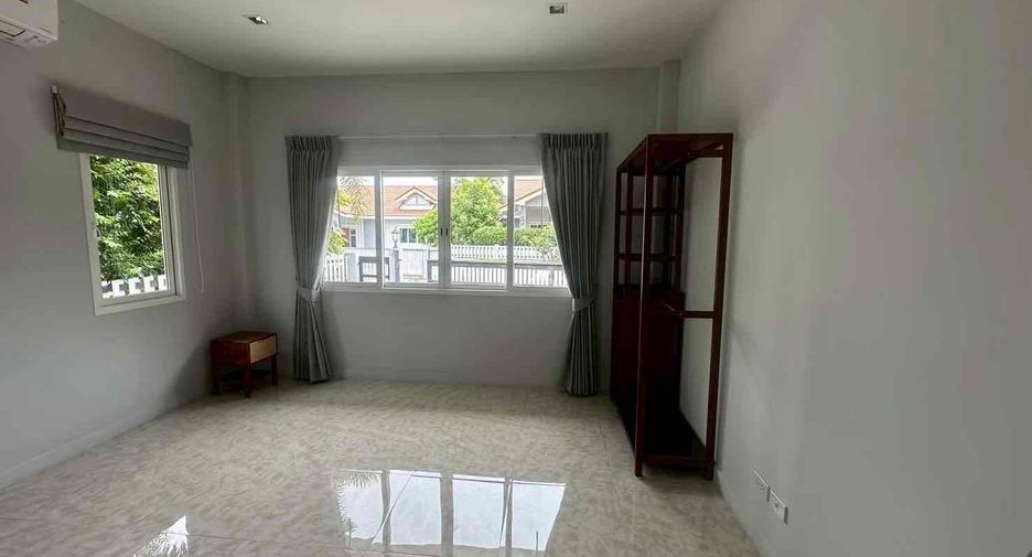 For rent 3 bedrooms villa in Bang Lamung, Chonburi