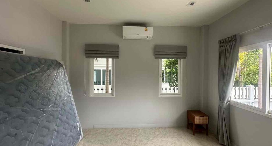 For rent 3 bedrooms villa in Bang Lamung, Chonburi