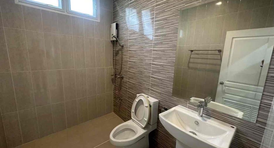 For rent 3 bedrooms villa in Bang Lamung, Chonburi