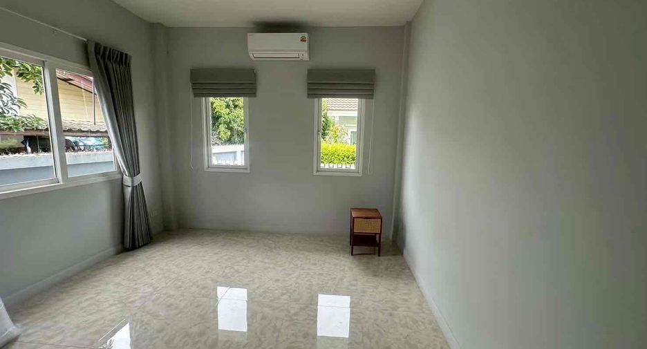 For rent 3 bedrooms villa in Bang Lamung, Chonburi