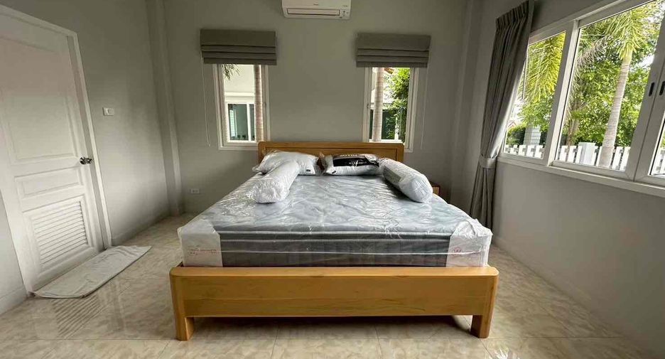 For rent 3 bedrooms villa in Bang Lamung, Chonburi
