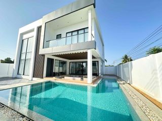 For sale 5 ベッドルーム villa in Bang Lamung, Chonburi