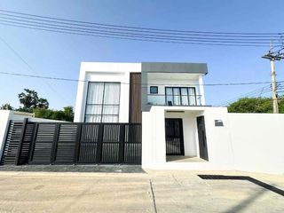 For sale 5 ベッドルーム villa in Bang Lamung, Chonburi