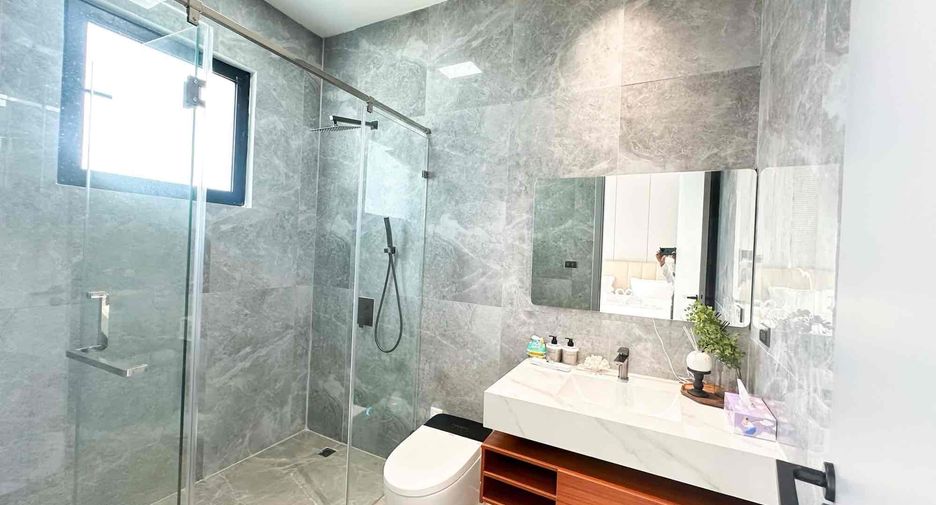 For sale 5 bedrooms villa in Bang Lamung, Chonburi
