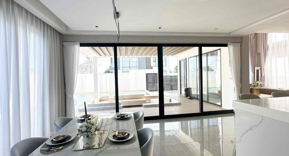 For sale 5 bedrooms villa in Bang Lamung, Chonburi
