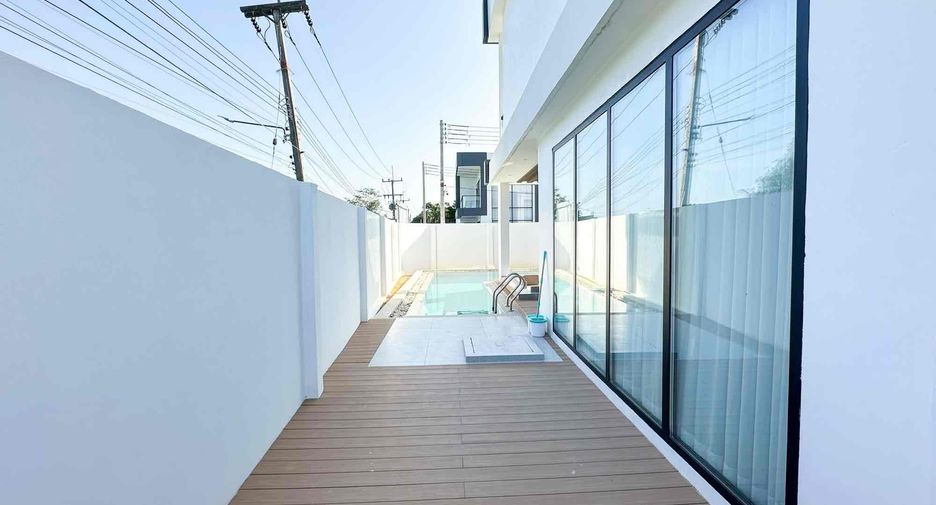 For sale 5 bedrooms villa in Bang Lamung, Chonburi