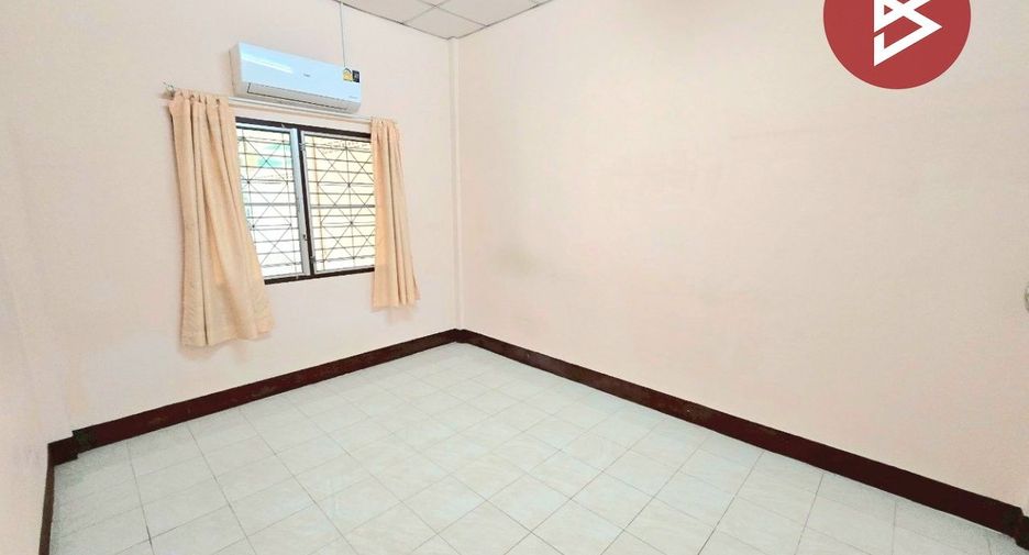 À vendre 2 chambres maison de ville à Mueang Nakhon Pathom, Nakhon Pathom