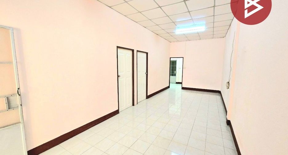 À vendre 2 chambres maison de ville à Mueang Nakhon Pathom, Nakhon Pathom