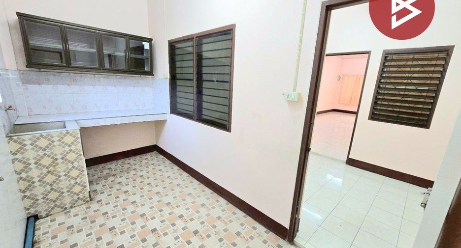 À vendre 2 chambres maison de ville à Mueang Nakhon Pathom, Nakhon Pathom