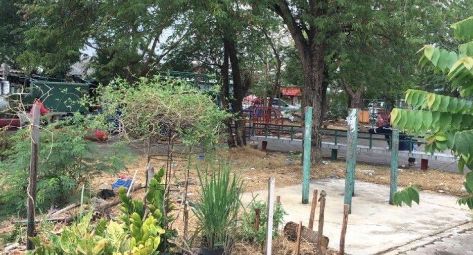 For sale 1 bed townhouse in Mueang Samut Prakan, Samut Prakan
