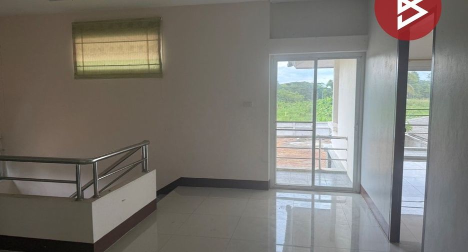 Casa en alquiler y en venta de 3 habitaciones en Mueang Lamphun, Lamphun