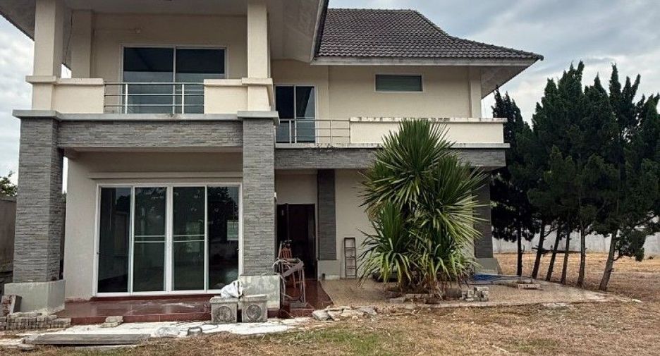 Casa en alquiler y en venta de 3 habitaciones en Mueang Lamphun, Lamphun