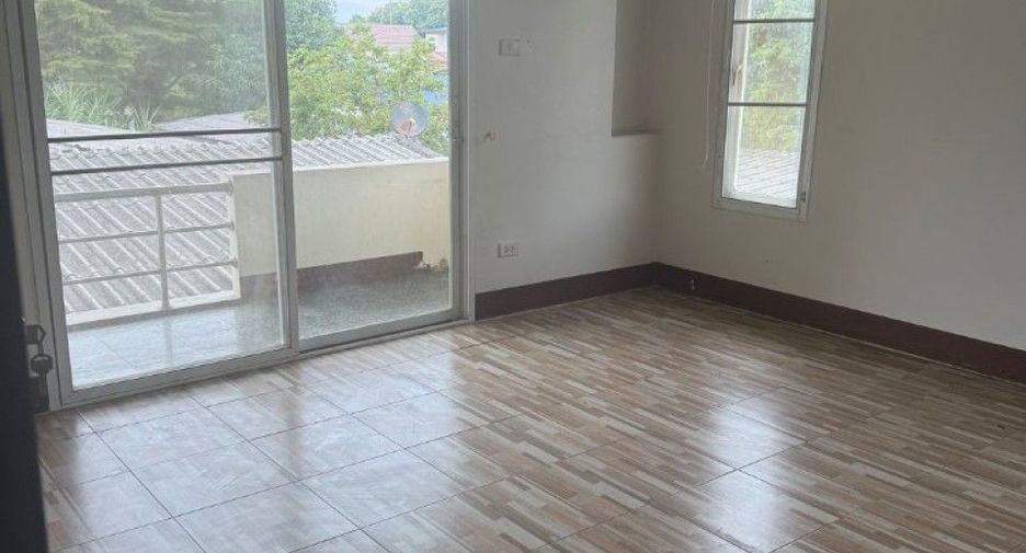 Casa en alquiler y en venta de 3 habitaciones en Mueang Lamphun, Lamphun