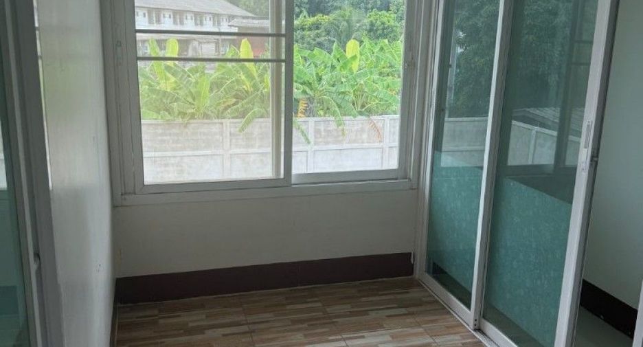 Casa en alquiler y en venta de 3 habitaciones en Mueang Lamphun, Lamphun
