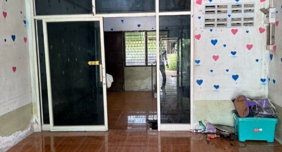For sale 2 bedrooms townhouse in Mueang Nakhon Pathom, Nakhon Pathom