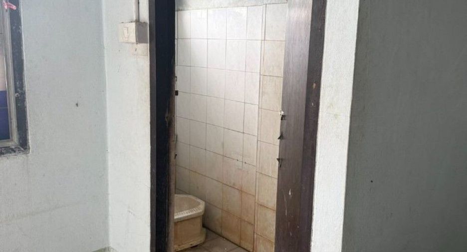 For sale 2 bedrooms townhouse in Mueang Nakhon Pathom, Nakhon Pathom