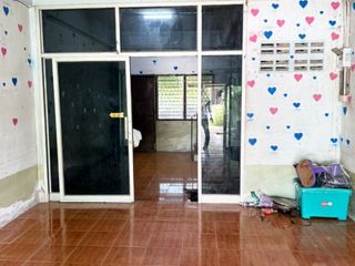 For sale 2 bedrooms townhouse in Mueang Nakhon Pathom, Nakhon Pathom